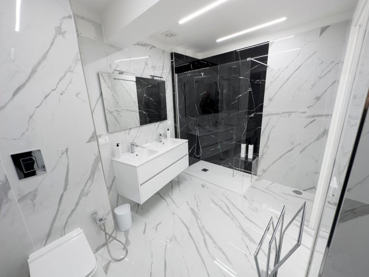 White Elegance Luxury B&B Caserta Exterior foto