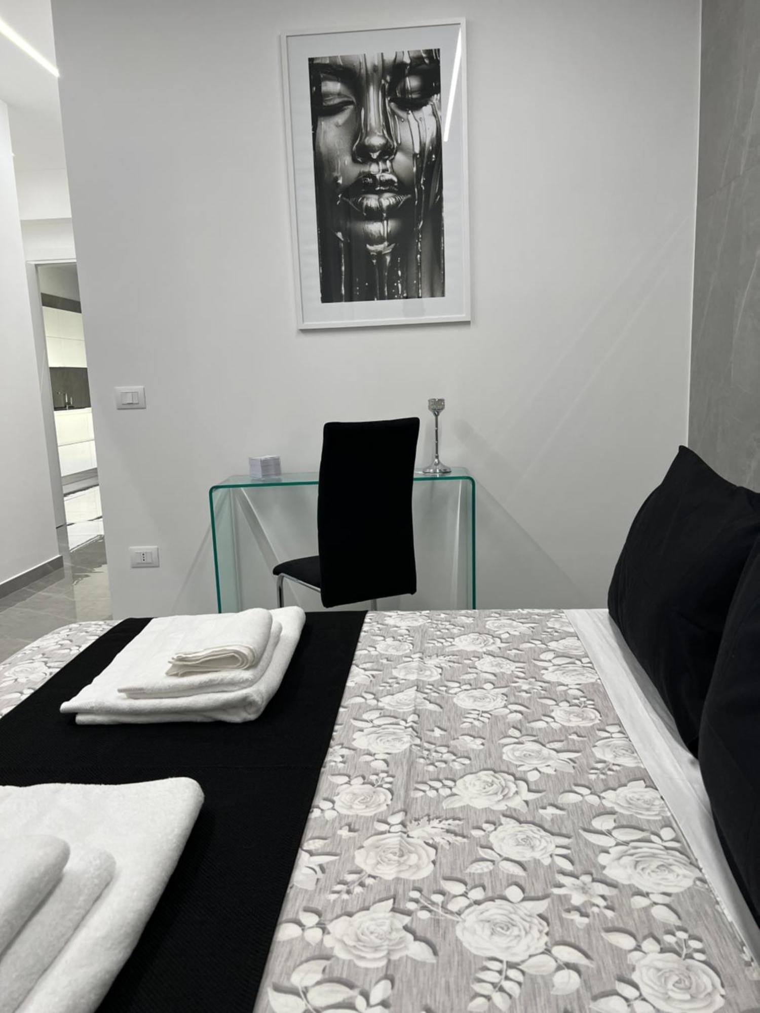 White Elegance Luxury B&B Caserta Exterior foto