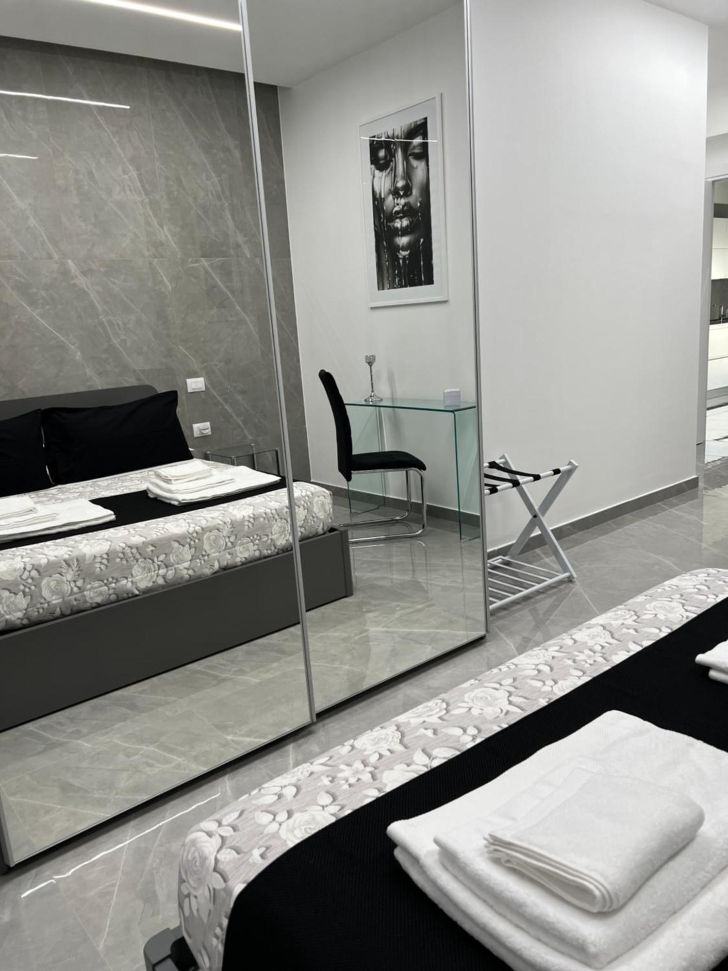 White Elegance Luxury B&B Caserta Exterior foto